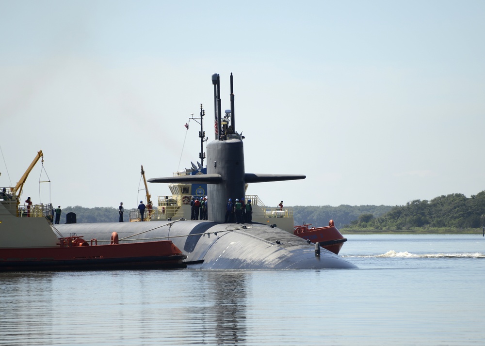 USS Rhode Island (SSBN 740) (Blue) returns to Homeport