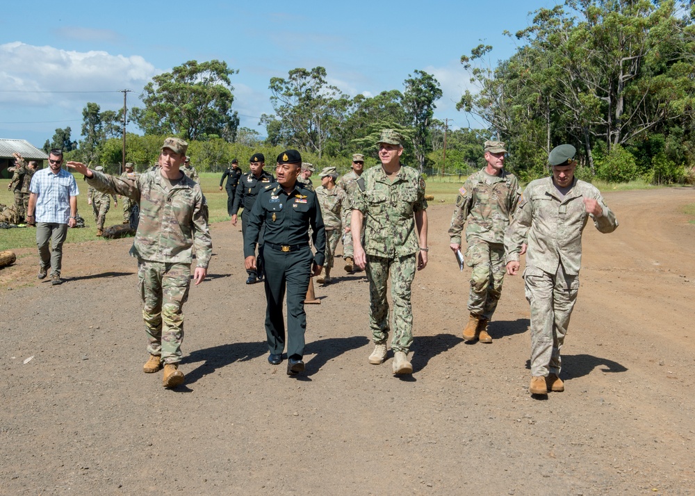 COMUSINDOPACOM and Chief of Defence, Royal Thai Armed Forces Visit 25thID Lightning Academy
