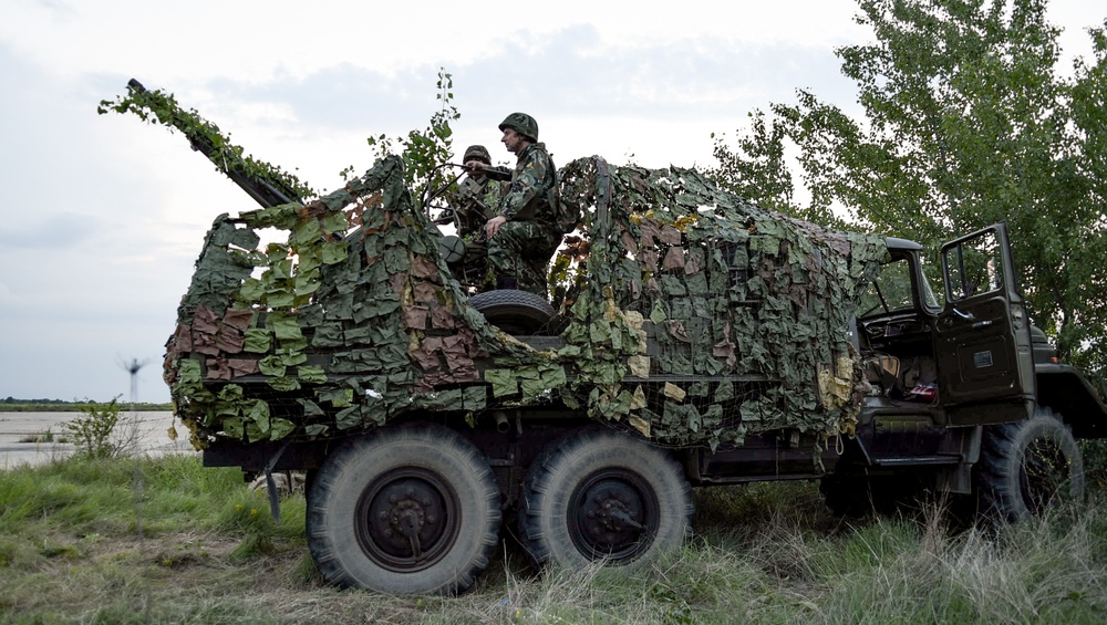 Corp. Jordan Tsekov and Pvt. Daniel Yordonov