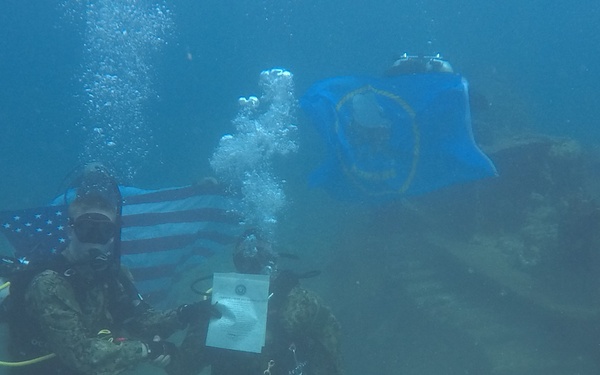 NMCB-133 Sailors Reenlist Underwater