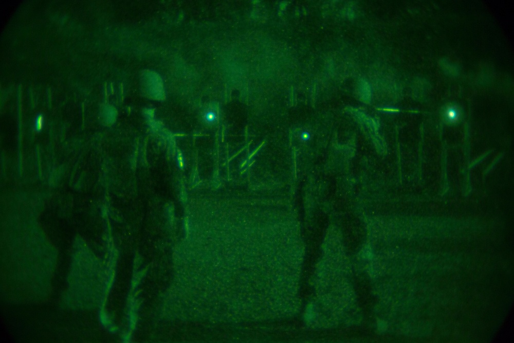 Ground Combat Element Trains in Low Light