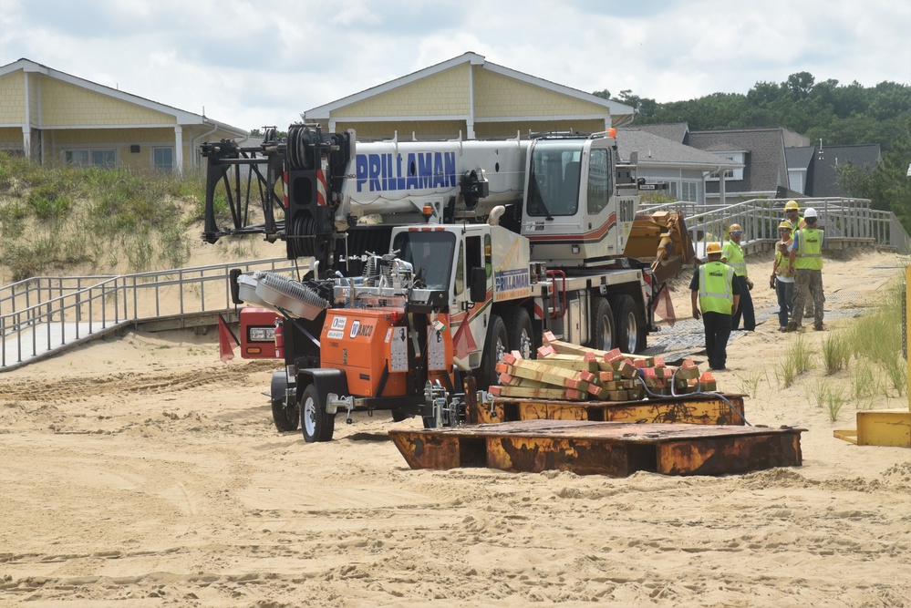 Norfolk District, city of Virginia Beach assist in dredge prep