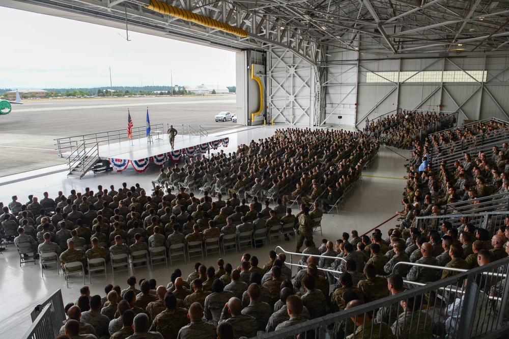 CMSAF Wright visits McChord Field