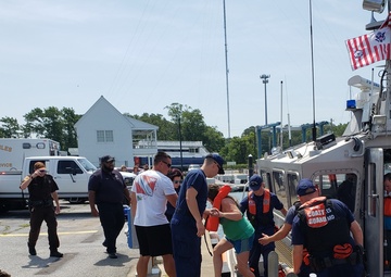 Coast Guard rescues 5 people from capsized boat in Chesapeake Bay