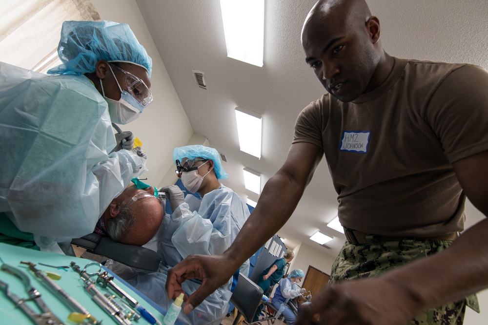 Joint Air Force, Navy dental clinic ‘changing lives one tooth at a time’