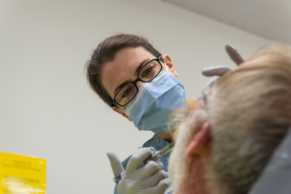 Joint Air Force, Navy dental clinic ‘changing lives one tooth at a time’