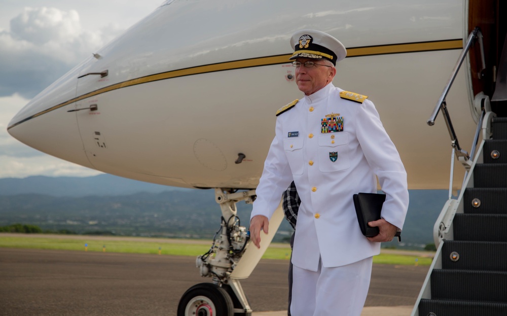 SOUTHCOM Commander visits Marines