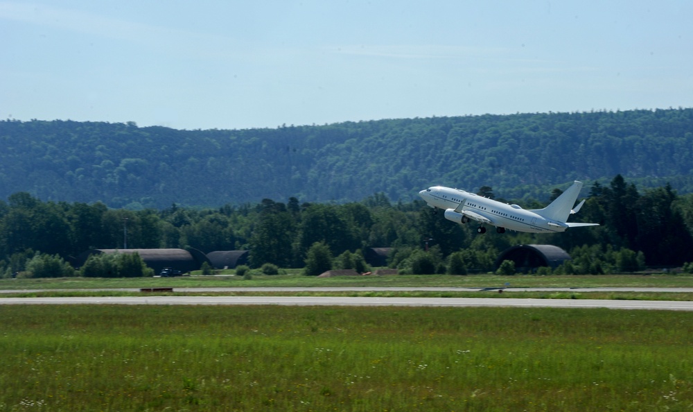 Last C-40B departs Ramstein