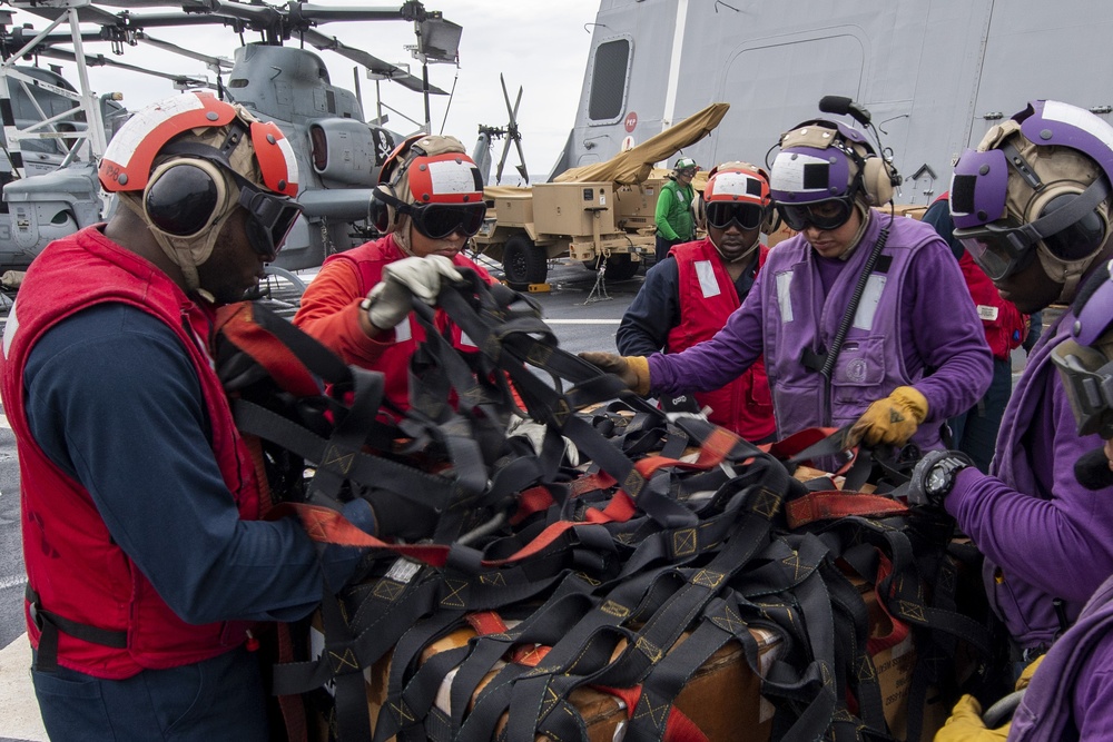 USS John P. Murtha Vertical Replenishment