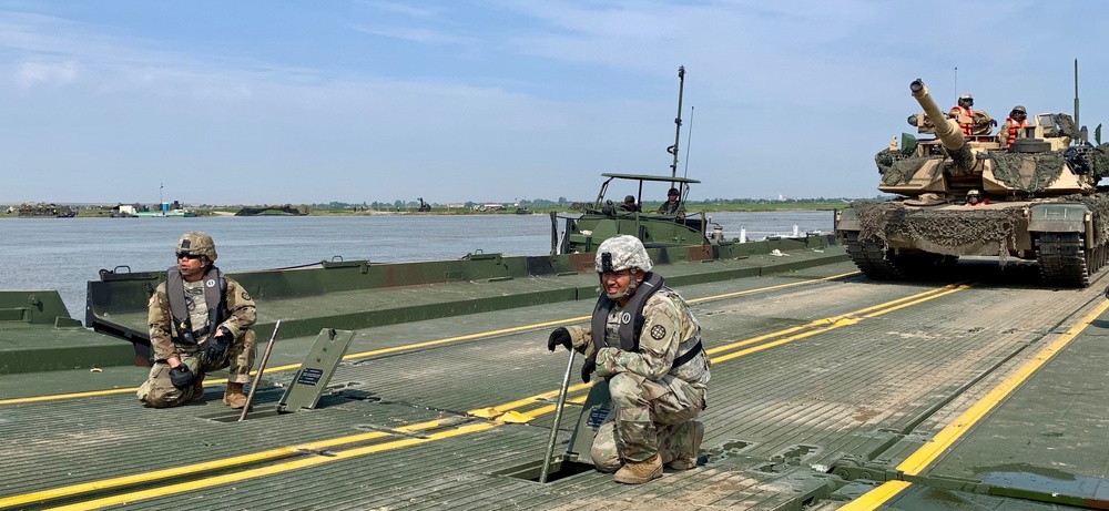 M1 Abrams floated across river