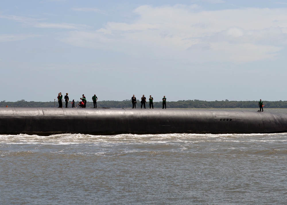 USS Maryland (SSBN 738) (Blue) Returns to Homeport