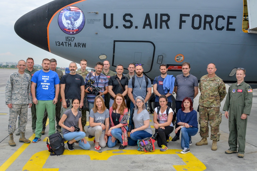 Bulgarian media flies on United States KC-135R Stratotanker