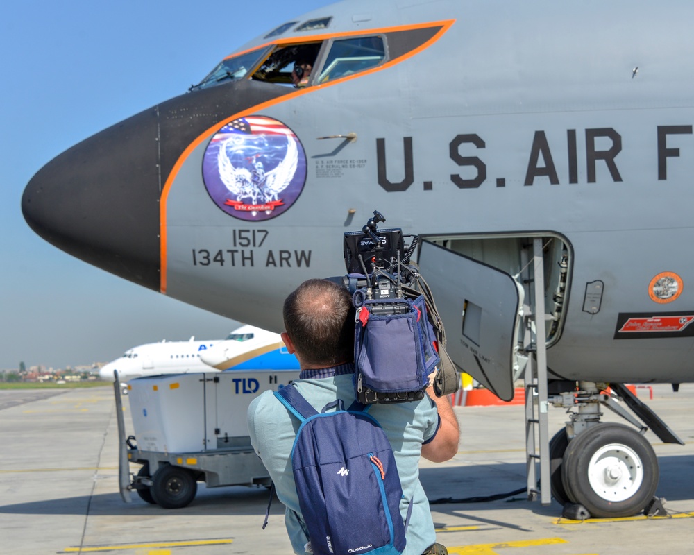 Bulgarian media flies on United States KC-135R Stratotanker