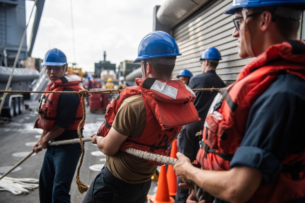 USS Harpers Ferry Conducts Boat Operations