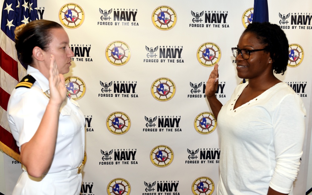 Chicago Native receives Direct Commission as Nurse in America's Navy