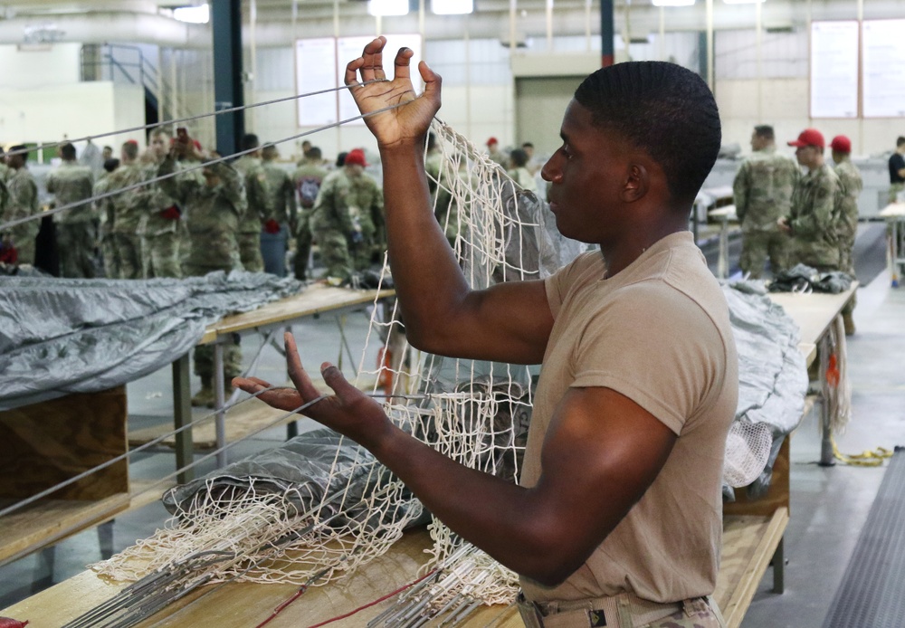 USAJFKSWCS Soldiers Participate in Rigger Rodeo