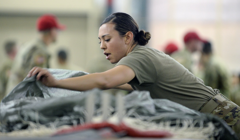 USAJFKSWCS Soldiers Participate in Rigger Rodeo