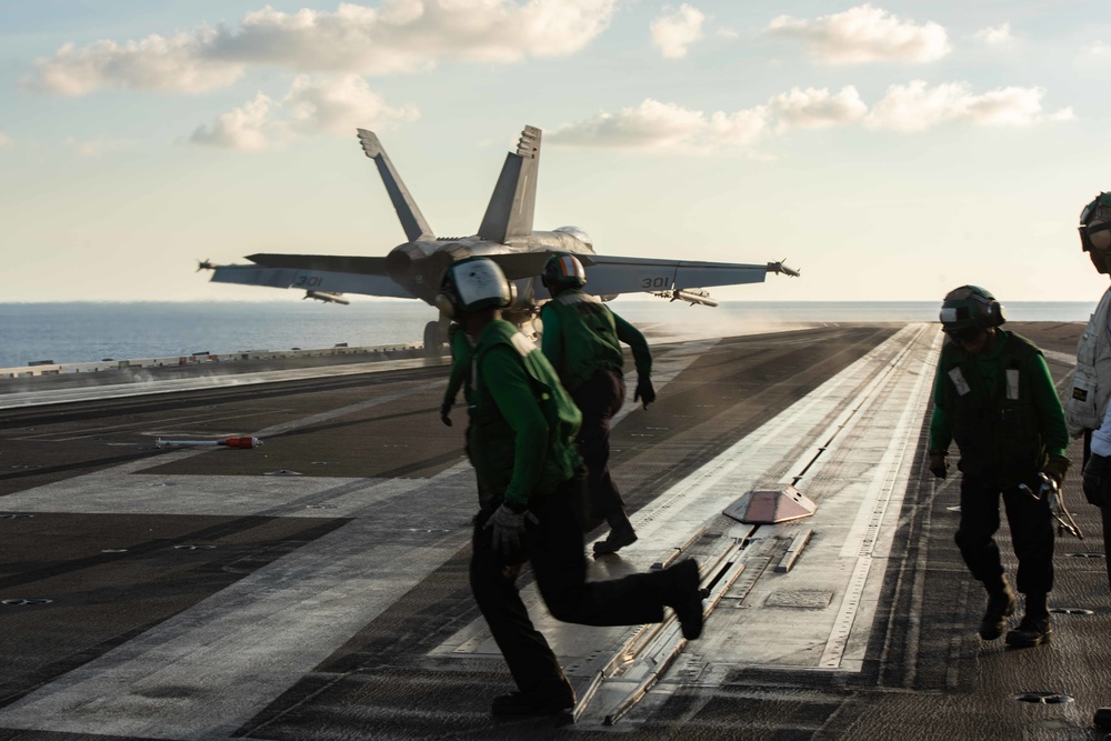 USS Ronald Reagan (CVN 76) Flight Operations