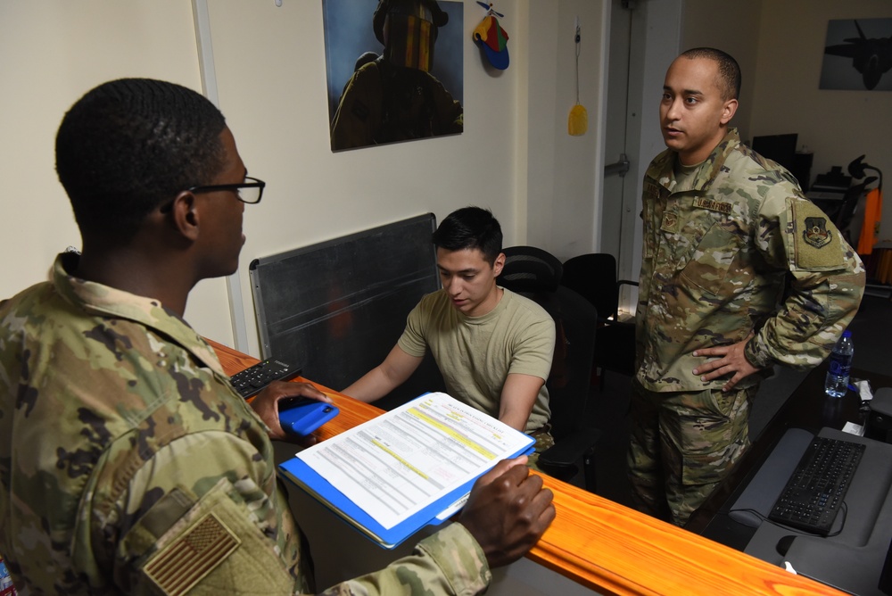 Finance team eases Airmen’s minds on monetary issues