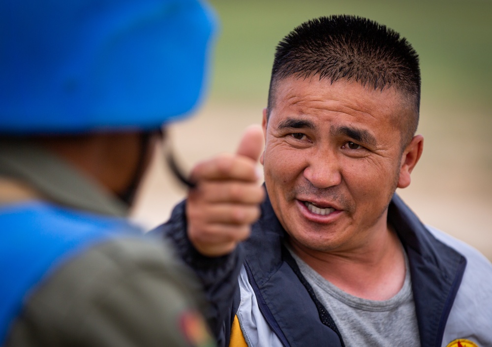 U.S., Fijian soldiers participate in cordon, search training