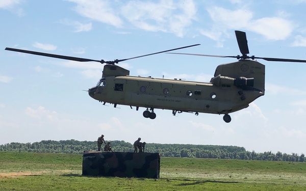 Soldiers prepare sling load