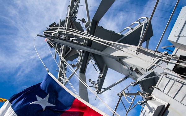 USS Michael Murphy and CNS Araucano Replenishment-at-Sea