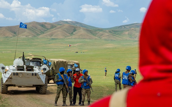 Mongolian, Malaysian Armed Forces train in convoy escort