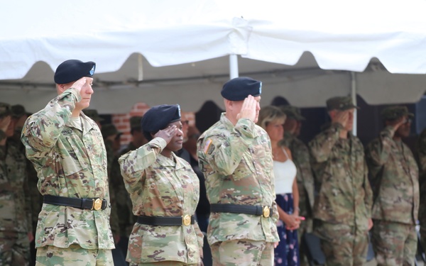 102d Training Division welcomes new commander