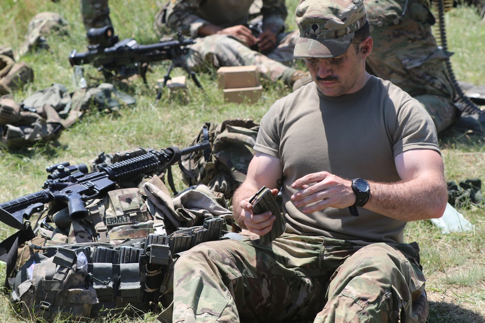 82nd Airborne Division paratroopers conduct CALFEX in Bulgaria