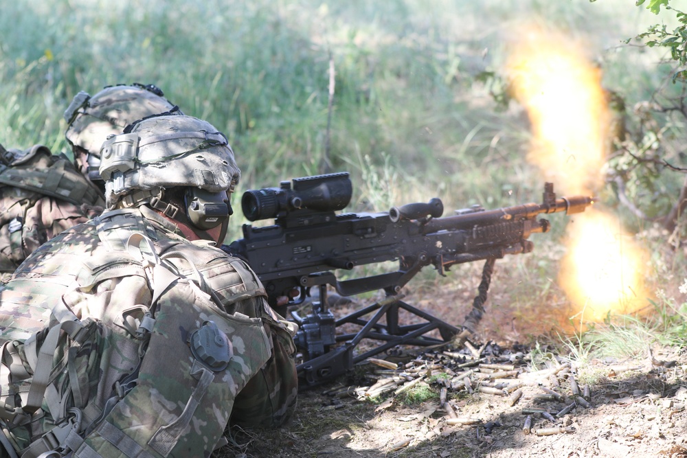 82nd Airborne Division paratroopers conduct CALFEX in Bulgaria