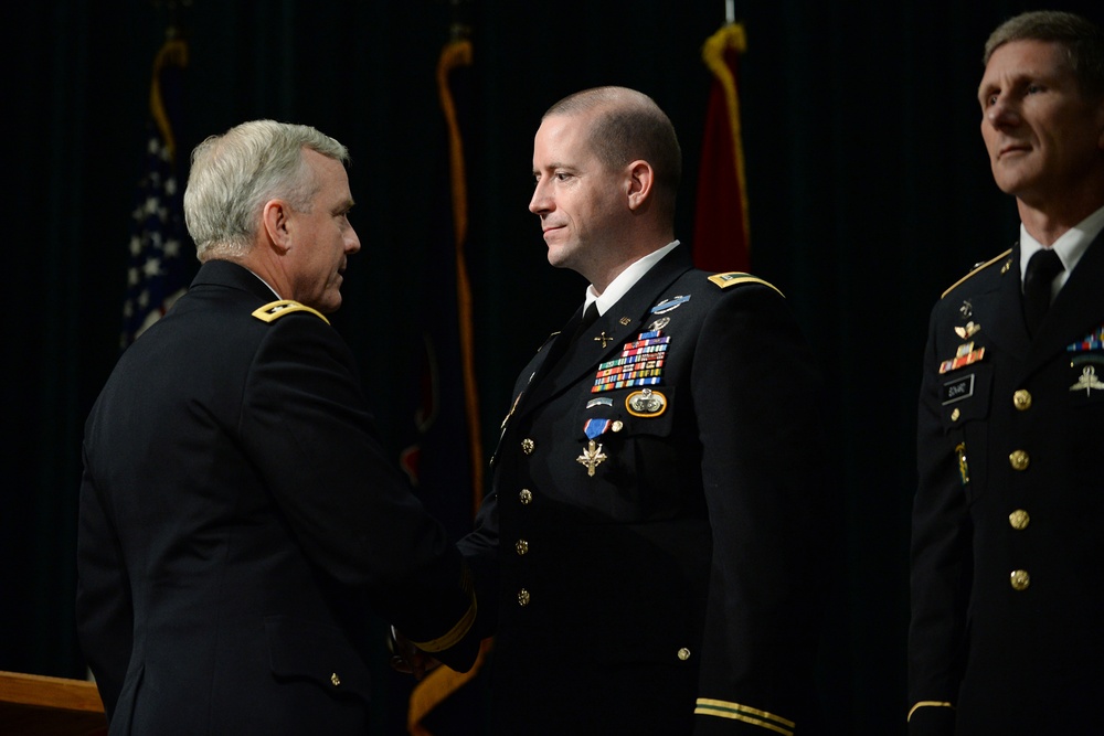 Green Beret Receives Distinguished Service Cross