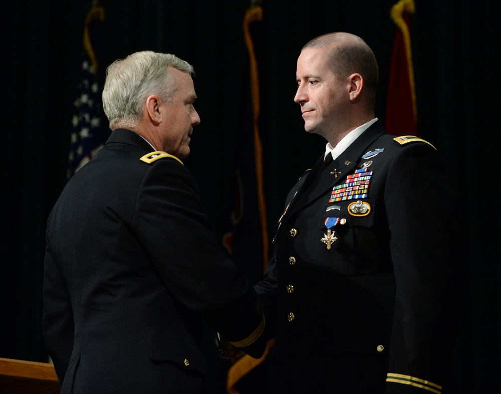 Green Beret Receives Distinguished Service Cross