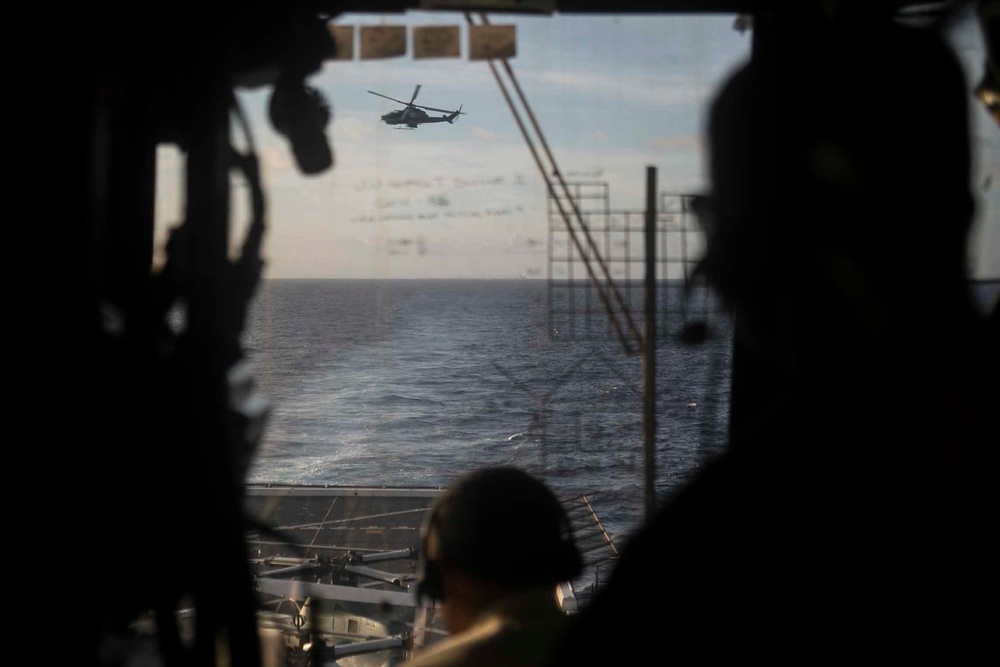 BLT Marines practice tactical communication capabilities aboard USS Green Bay