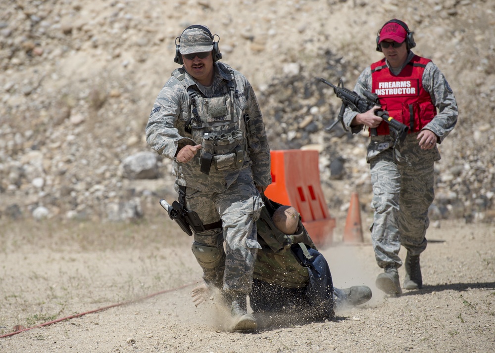 124th Security Forces Squadron participates in shooting course