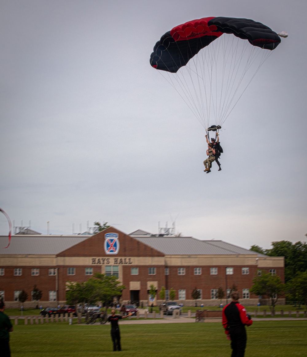 Black Daggers Drop in with Select Soldiers