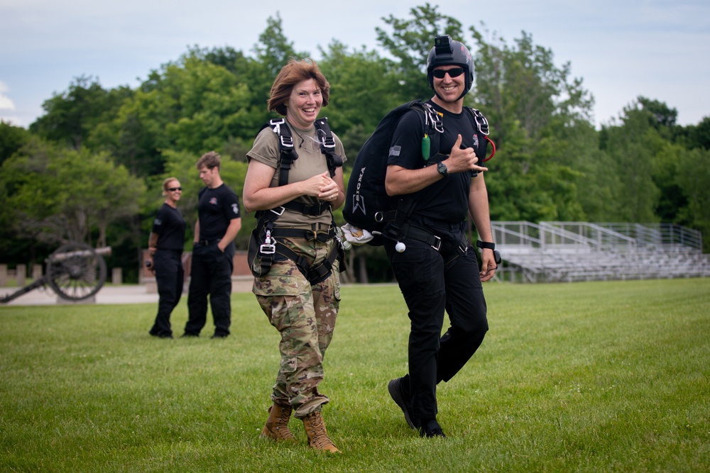 Black Daggers Drop in with Select Soldiers