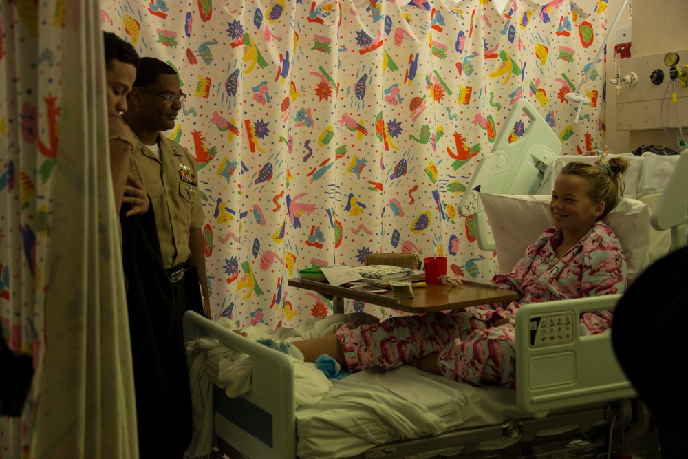 Marines and Sailors with the 31st MEU visit children’s hospital in Sydney