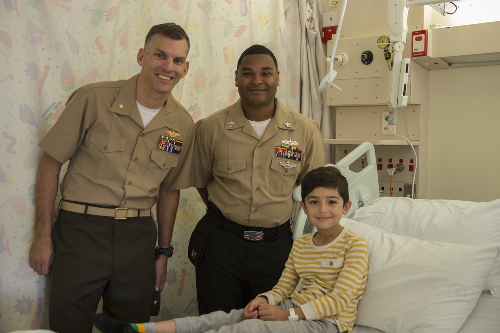 Marines and Sailors with the 31st MEU visit children’s hospital in Sydney