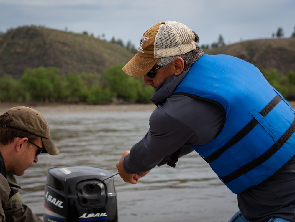 Mongolian Army soldiers conduct riverine training