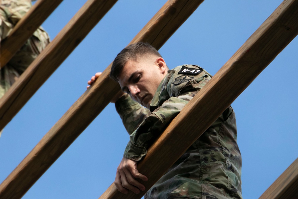 Soldiers navigate obstacle course during 2019 ARBWC