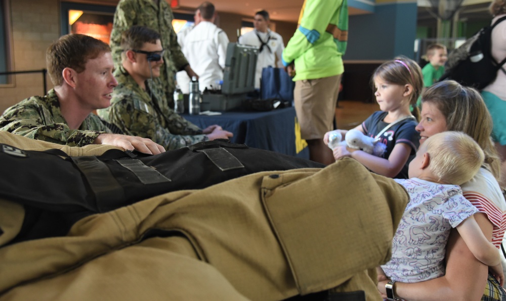 Quad Cities Navy Week Visits the Putnam Museum