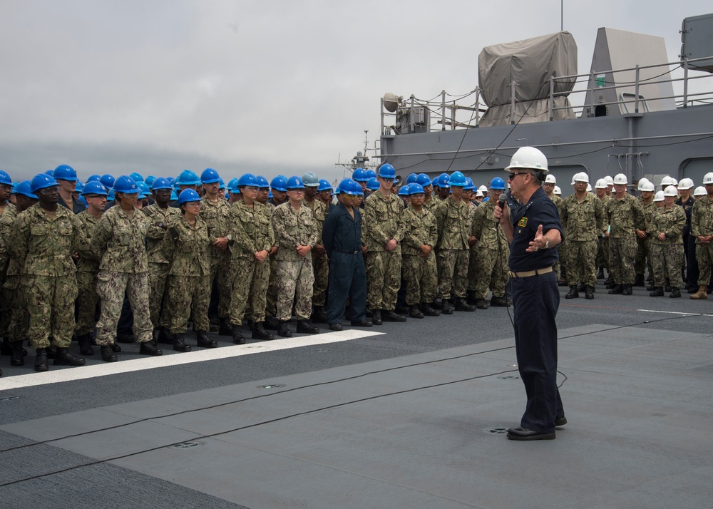 Commander, Naval Surface Force, U.S. Pacific Fleet Visits USS Makin Island