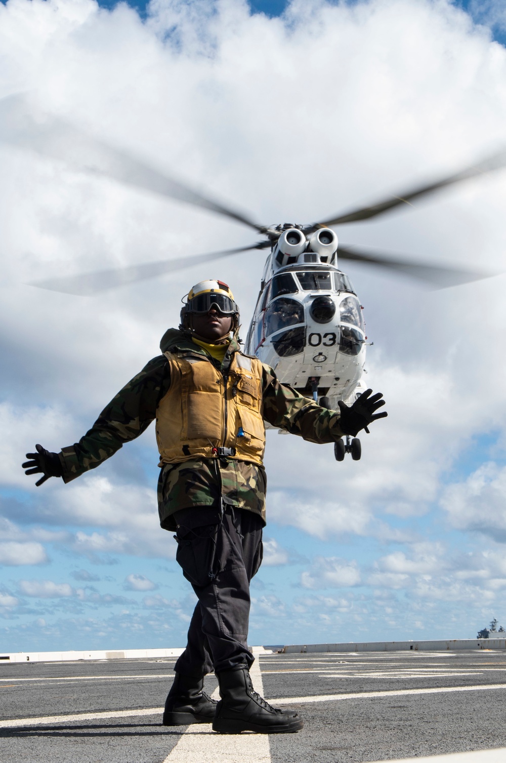 USS Green Bay (LPD 20) Replenishment-at-Sea