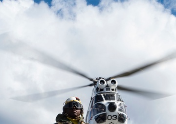 USS Green Bay (LPD 20) Replenishment-at-Sea