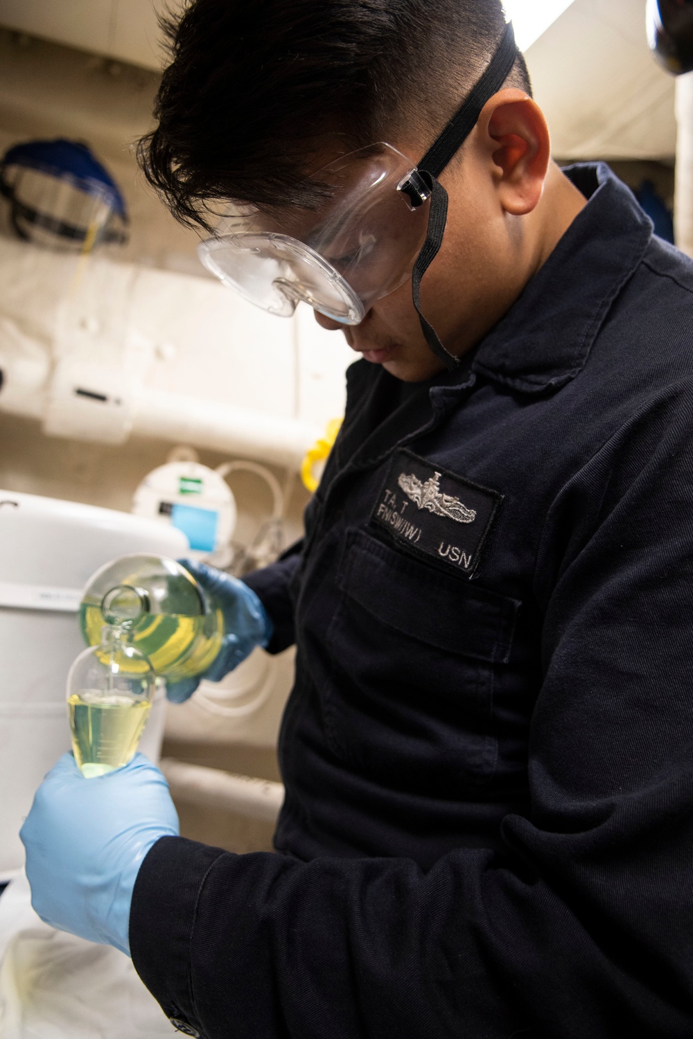 USS Green Bay (LPD 20) Replenishment-at-Sea