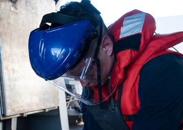 USS Green Bay (LPD 20) Replenishment-at-Sea
