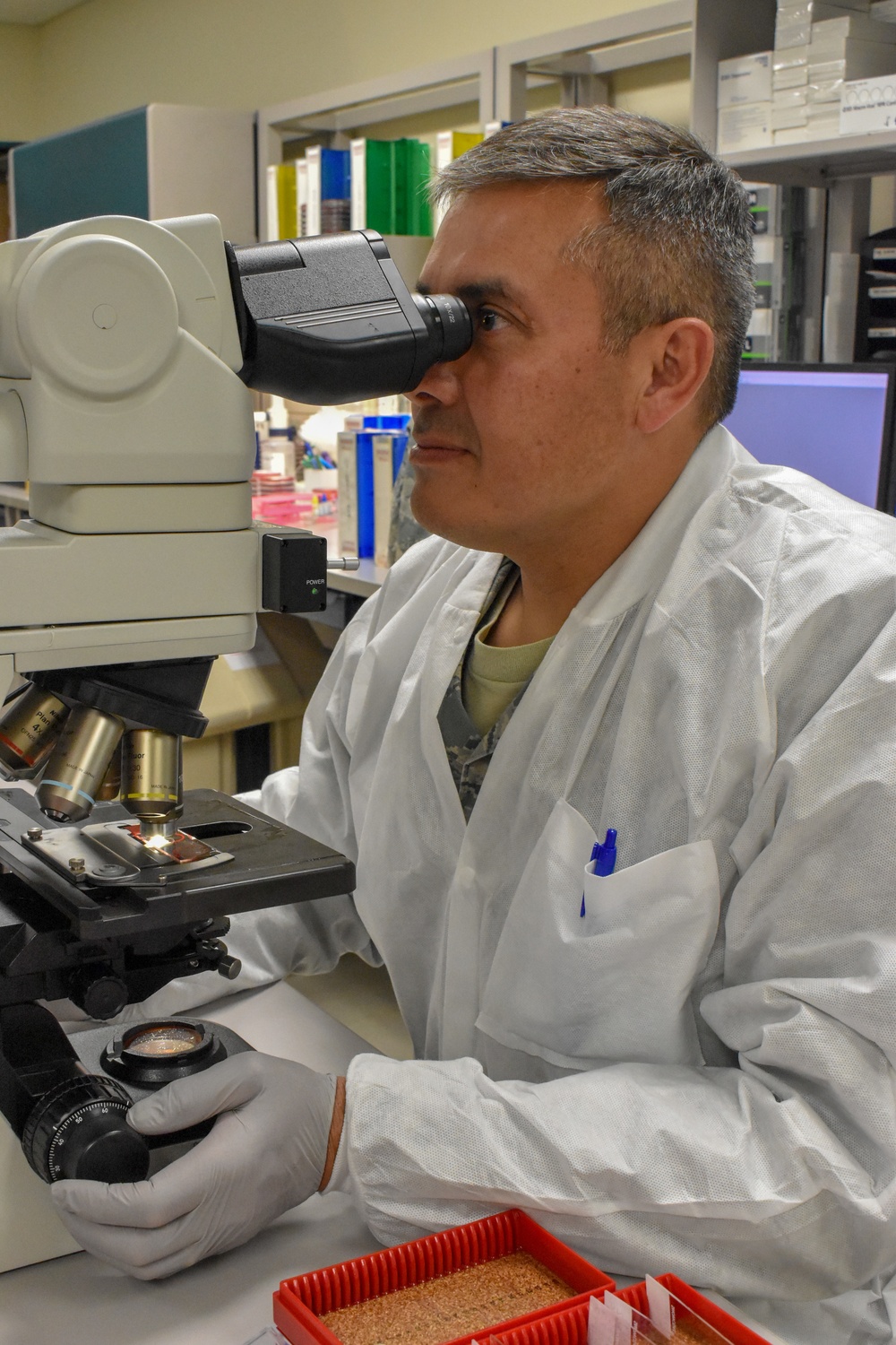 134th MDG Airman trains with active duty in lab
