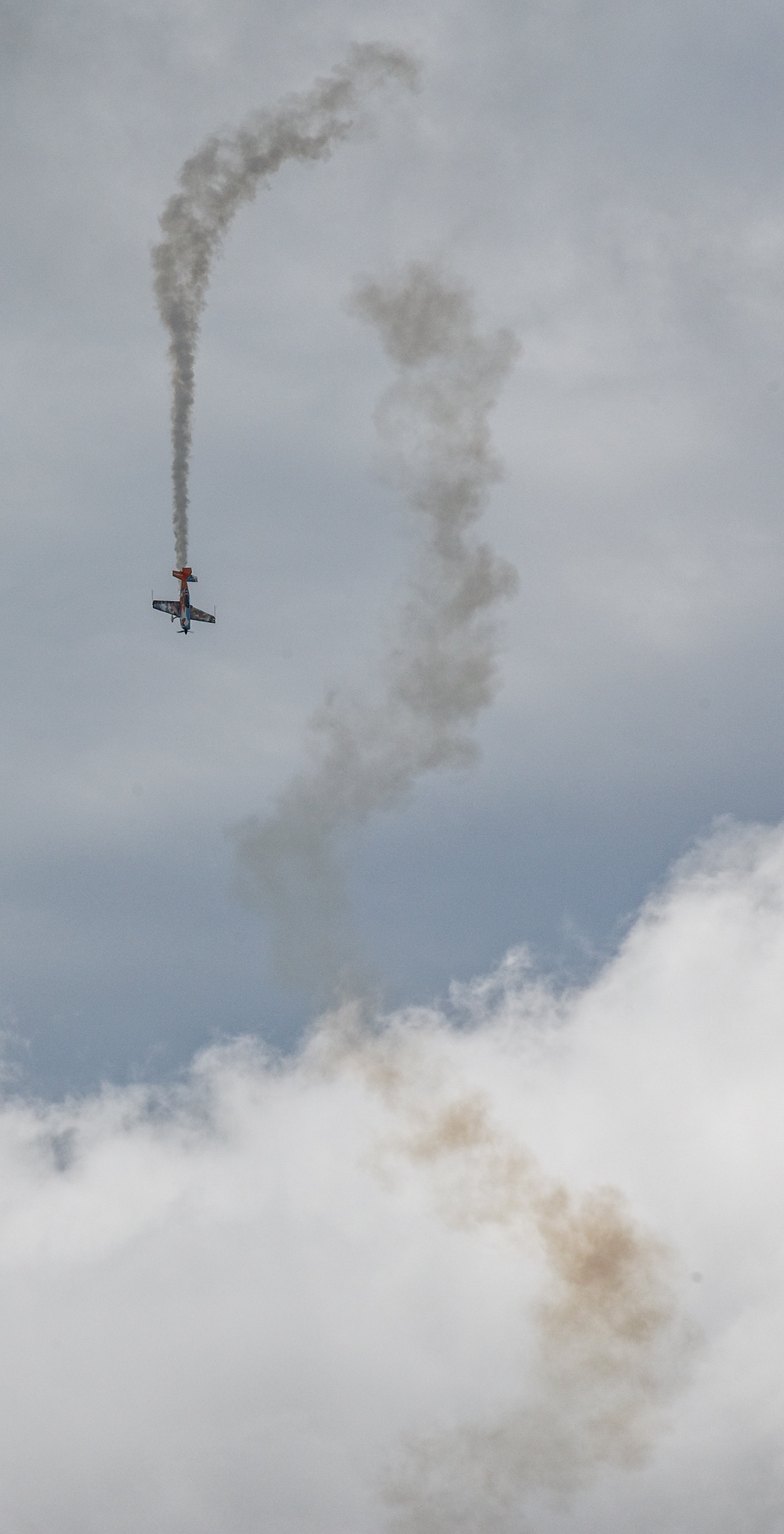 DVIDS - Images - Daring maneuver at Wings over Whiteman 2019 [Image 1 ...