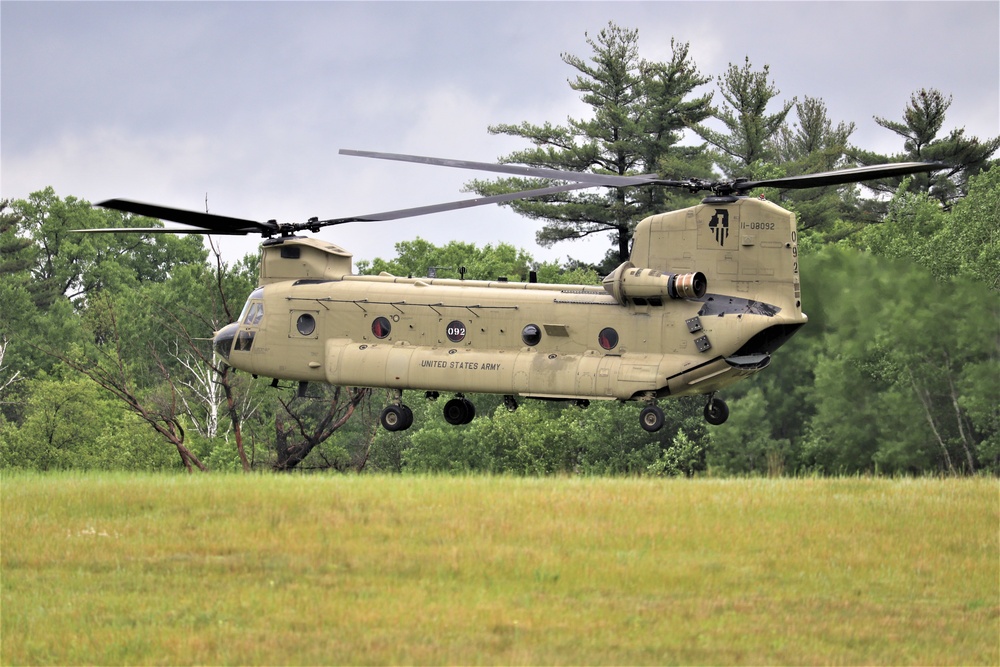 Illinois National Guard Chinook helicopters, crews support training at Fort McCoy