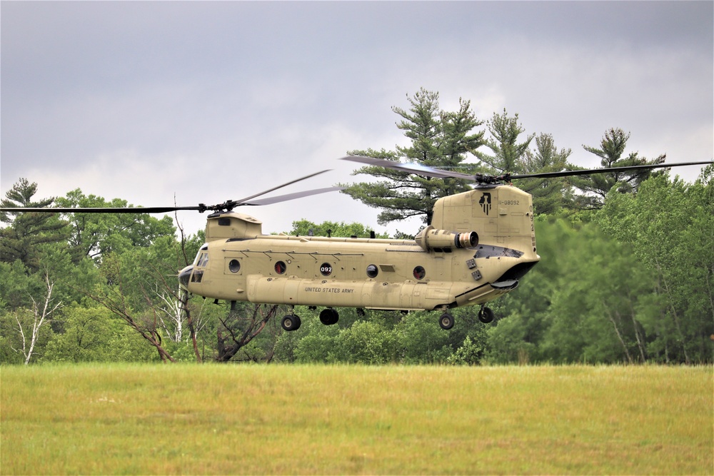 Illinois National Guard Chinook helicopters, crews support training at Fort McCoy
